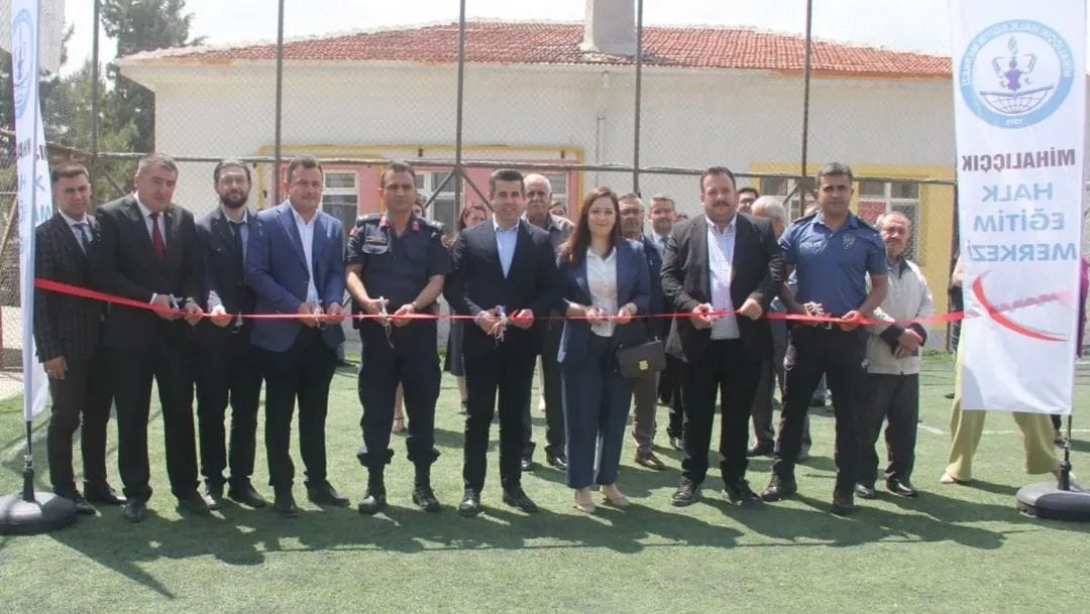 Hayat Boyu Öğrenme Haftası Kapsamında Yıl Sonu Sergisi Gerçekleştirildi.